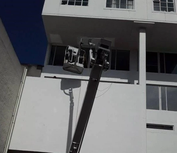 Artisan Window Cleaning offers water blasting services to Dunedin and Mosgiel